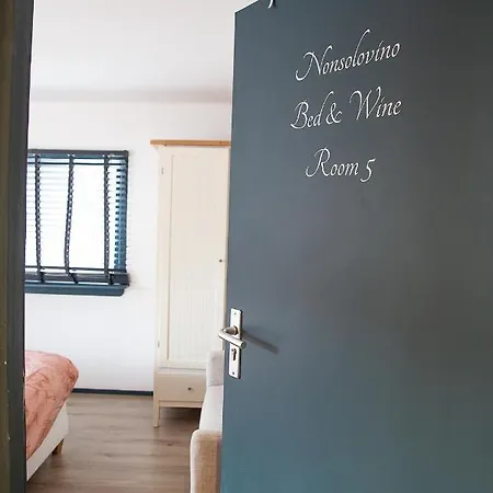 Bed And Wine Nonsolovino Frühstückspension