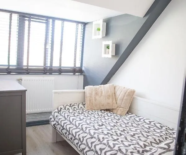 Bed And Wine Nonsolovino Bed & Breakfast Reeuwijk